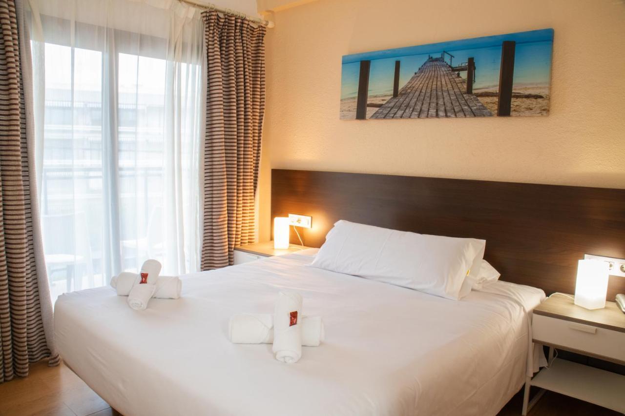 Adia Hotel Cunit Playa ภายนอก รูปภาพ