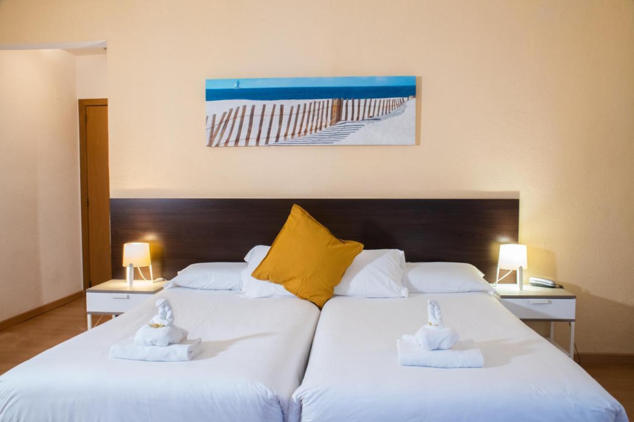 Adia Hotel Cunit Playa ภายนอก รูปภาพ