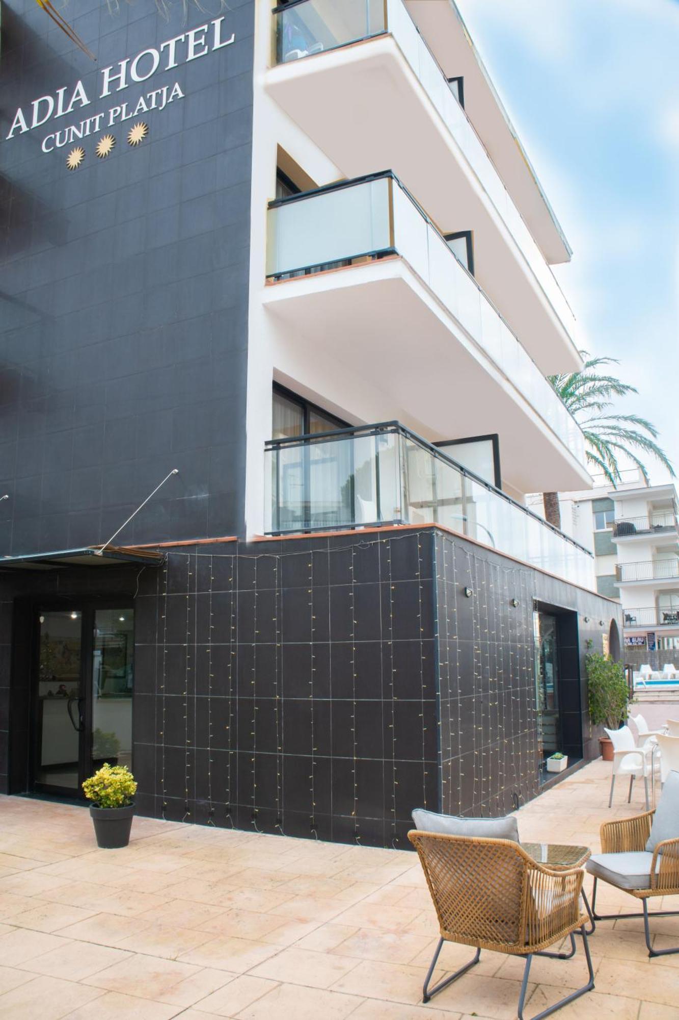 Adia Hotel Cunit Playa ภายนอก รูปภาพ